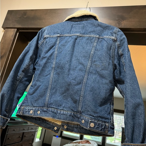 Levi's original Sherpa trucker jacket size S so cute! New with tags - Picture 5 of 9
